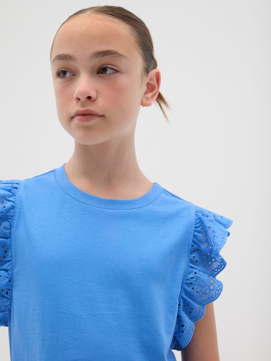 T-shirt da ragazze in puro cotone blu regular fit con volant_2