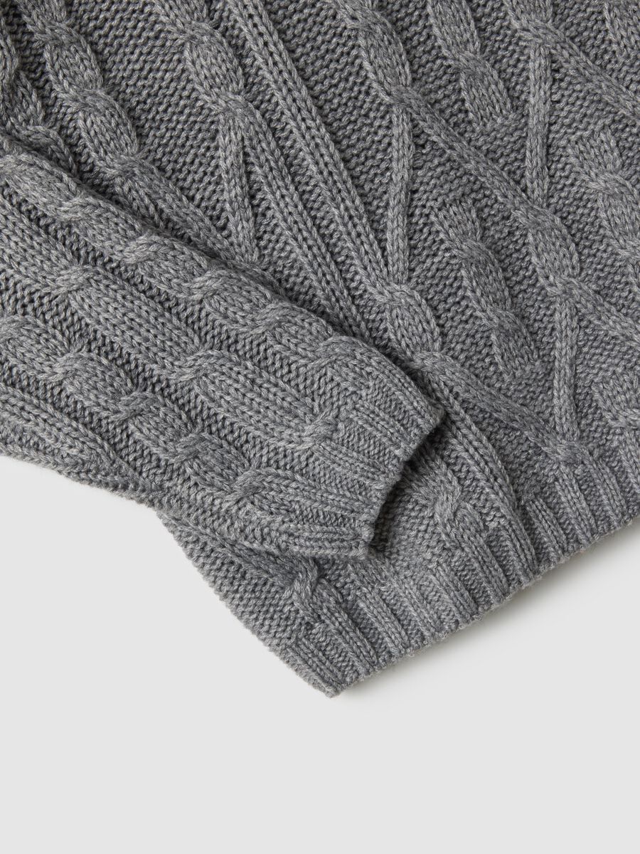 Grey crew neck sweater regular fit with cable knit_1