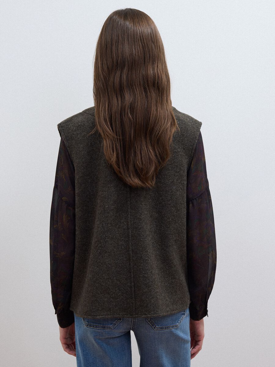 Black pure wool crew-neck gilet with relaxed fit_3