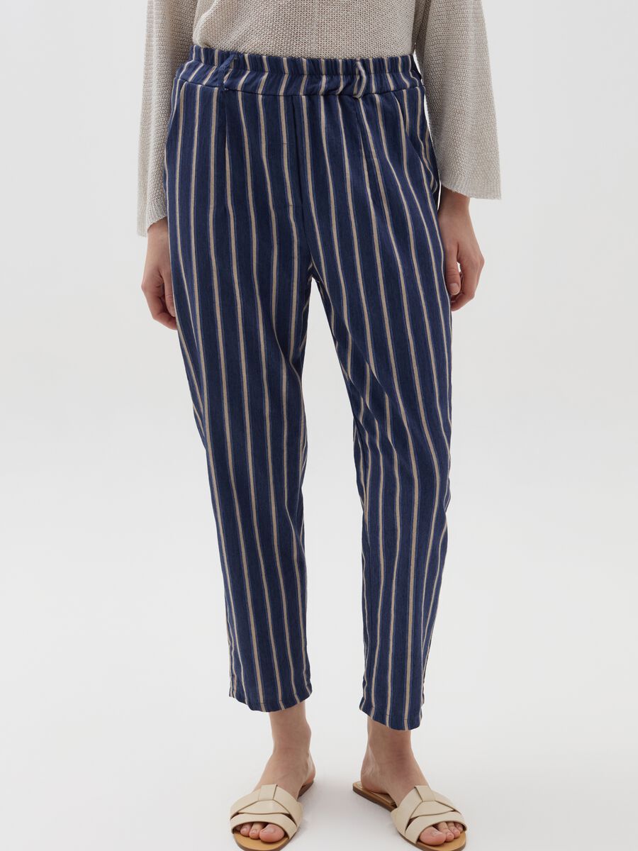 Crop cigarette trousers with stripes_1