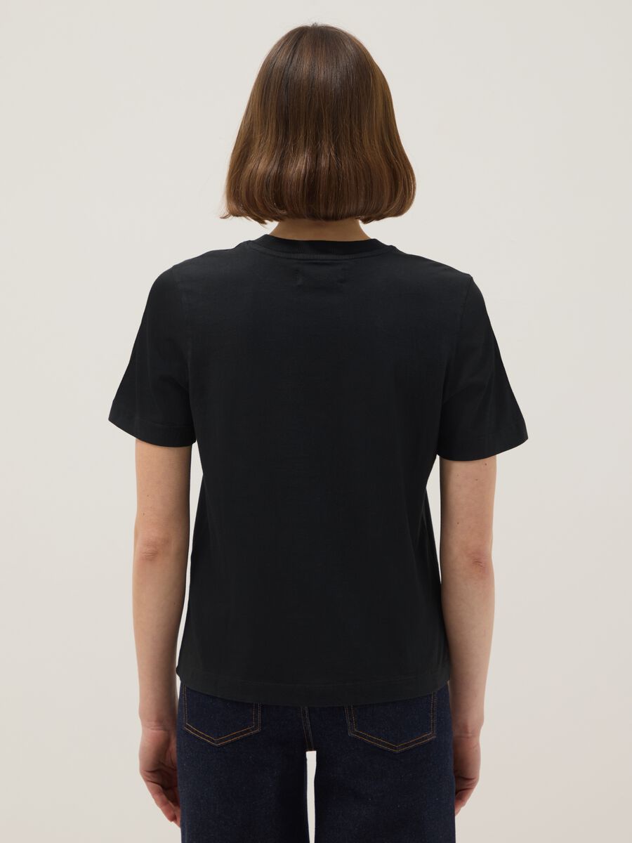 T-shirt nera girocollo in puro cotone italiano regular fit_2