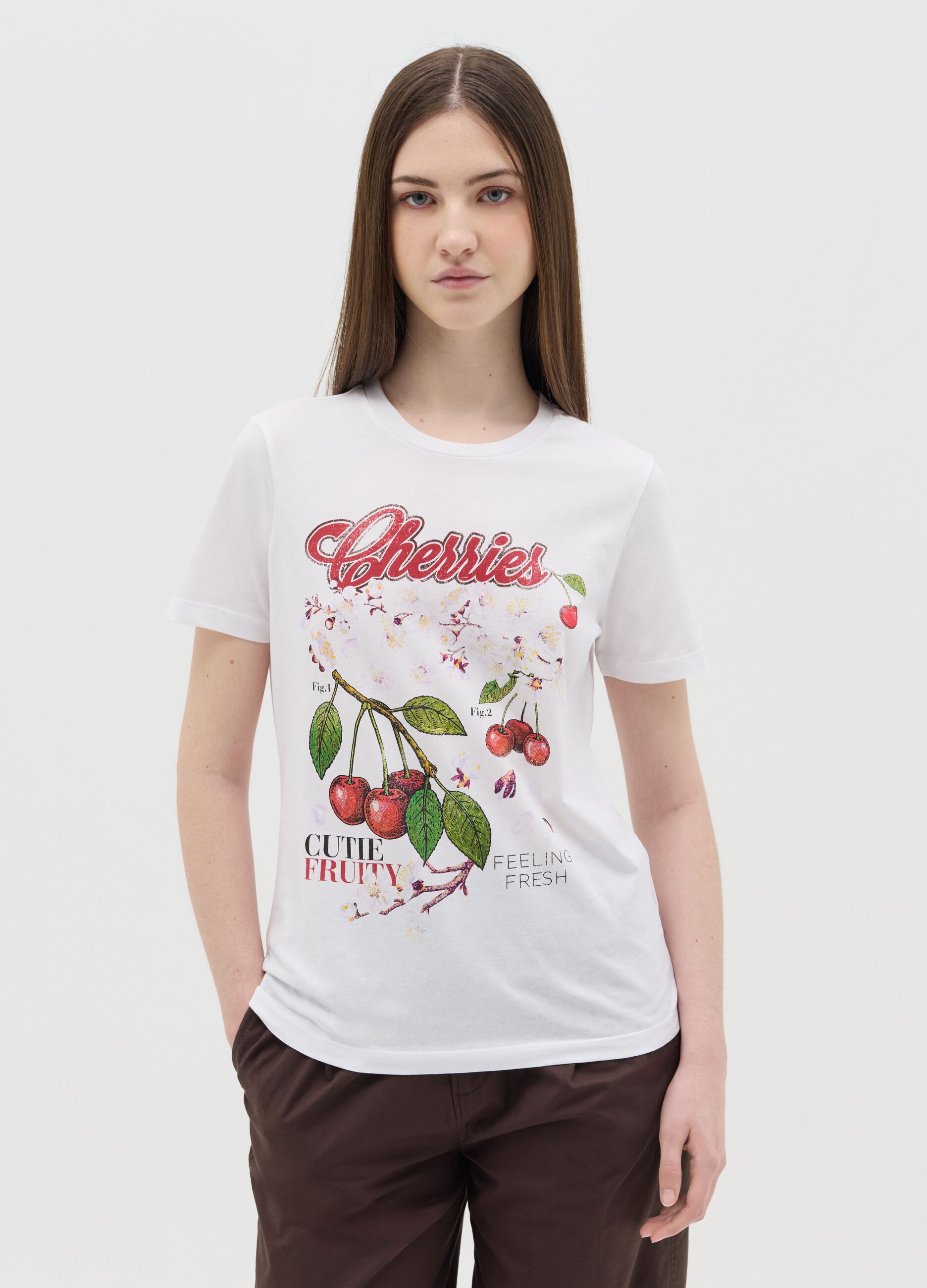 White T-shirt with cherry print in cotton