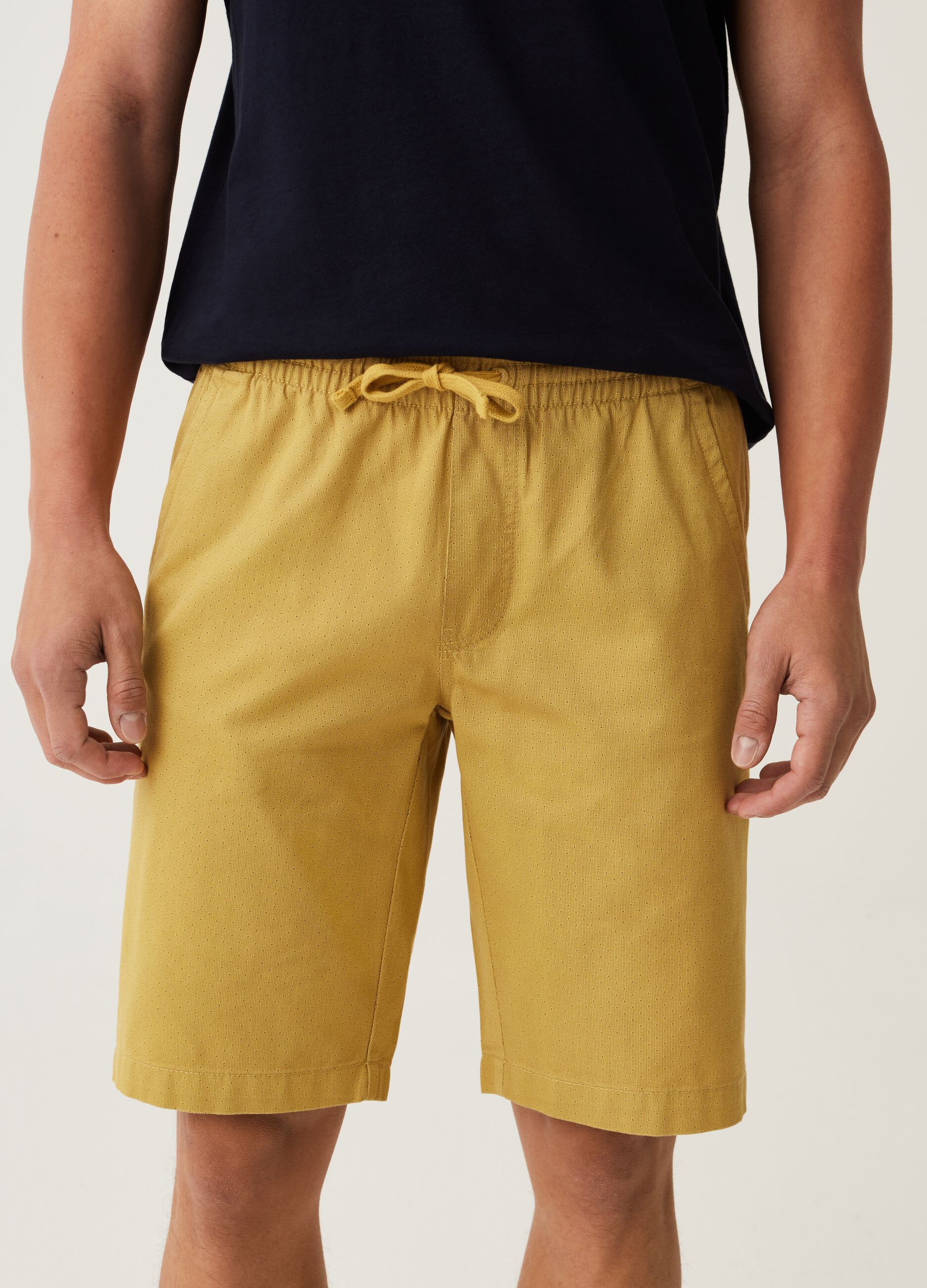 Bermuda chino jogger con micro pois_1