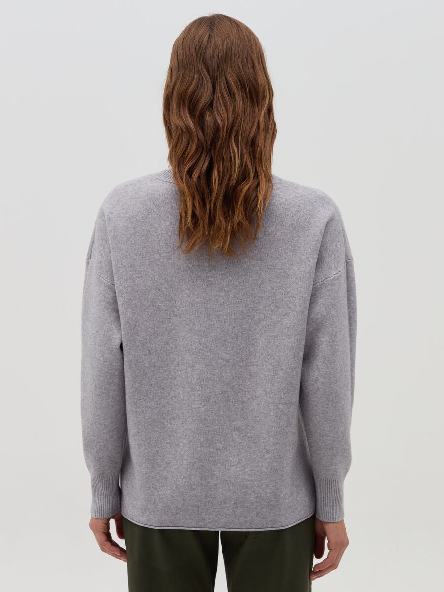 Pullover with splits_2