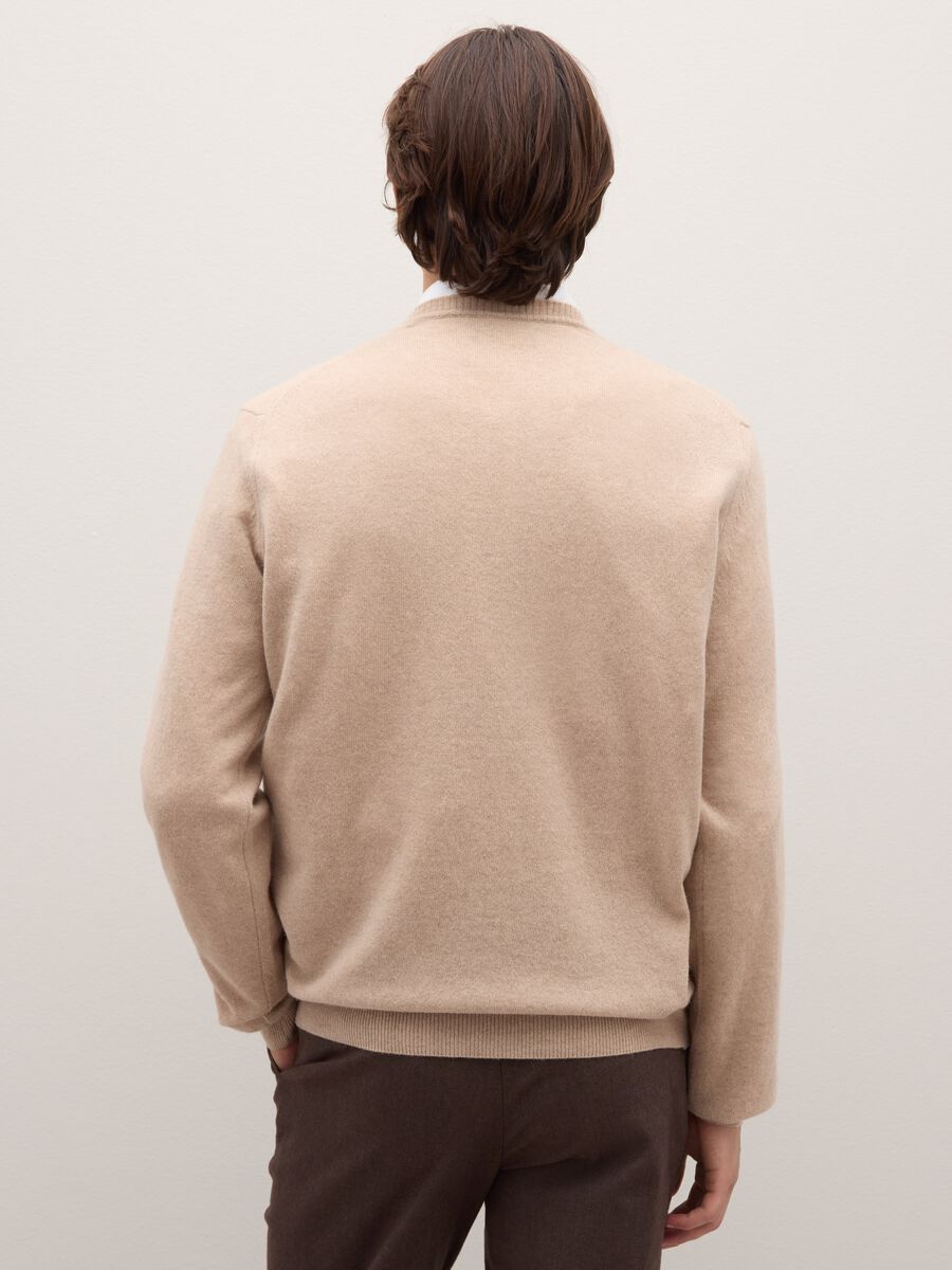 Beige crew neck lambswool jumper regular fit_2