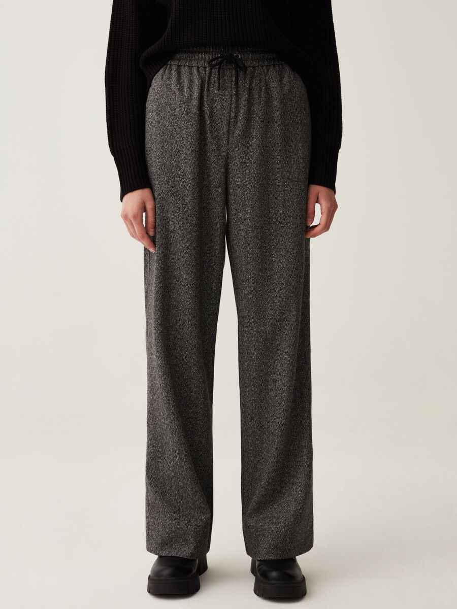 Joggers wide leg con trama a spina di pesce_1