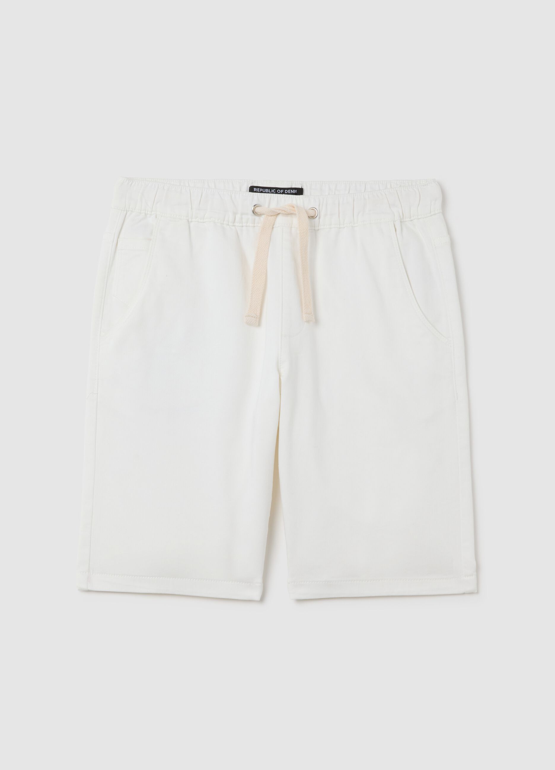 Men's white regular fit stretch cotton Bermuda shorts with drawstring waist