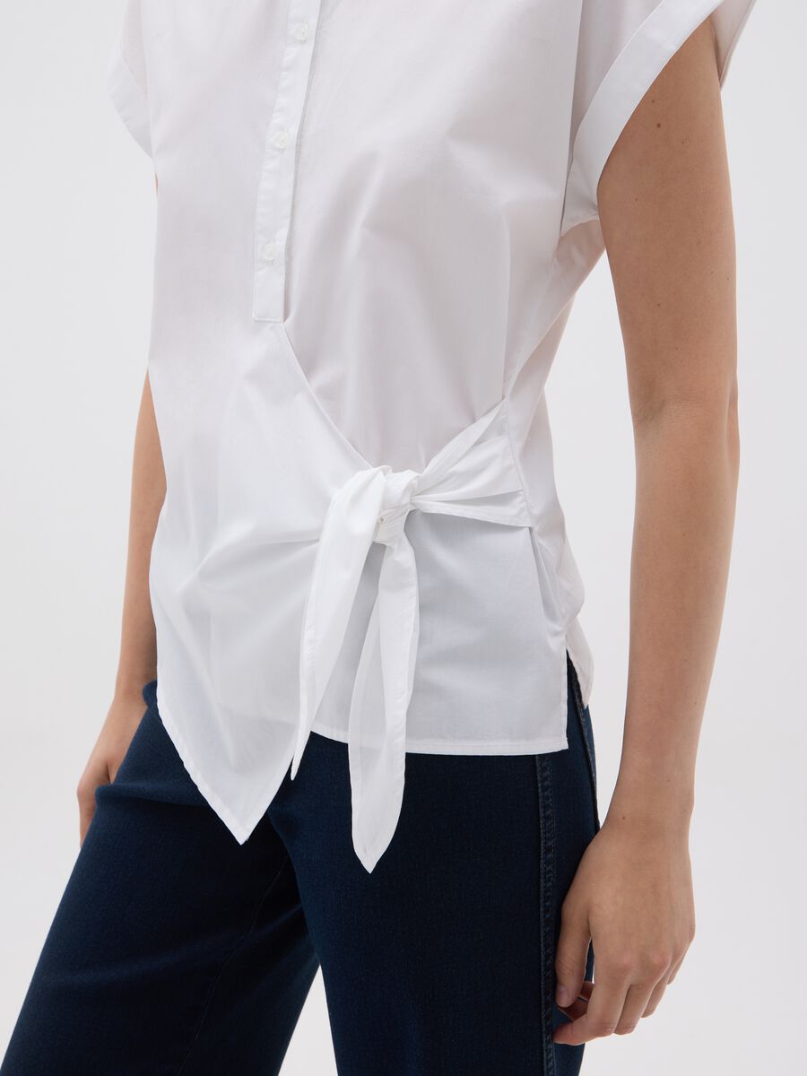 Camicia in puro cotone bianca regular fit con nodo_3