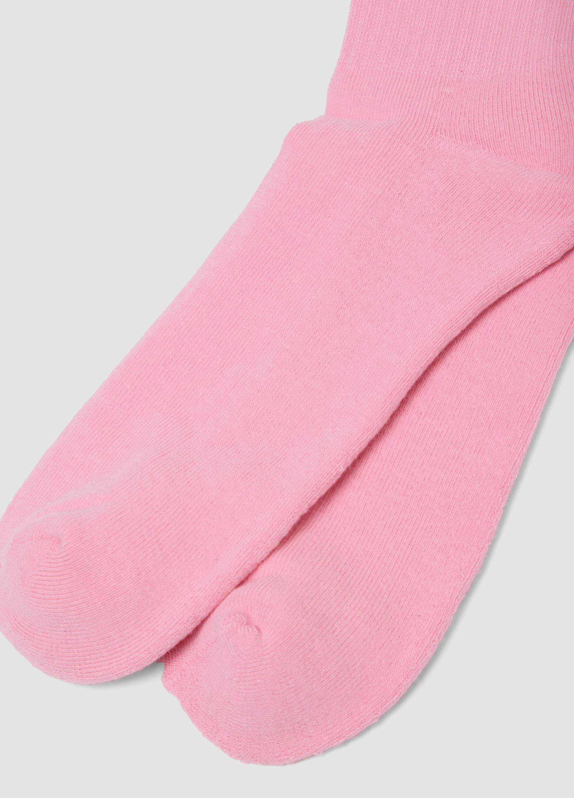 Calze sportive rosa in cotone elasticizzato con logo ricamato