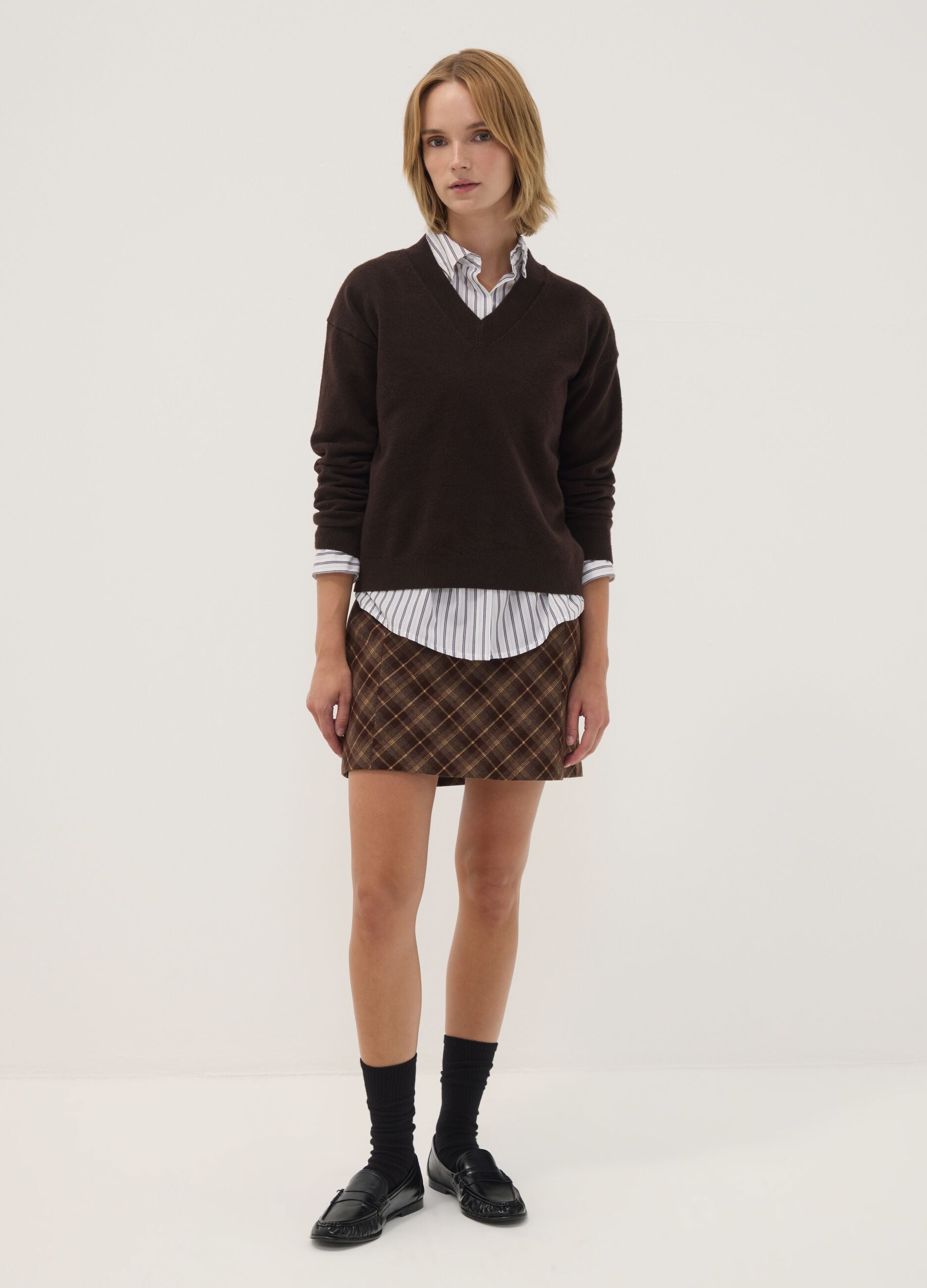 Brown stretch wool jumper with deep V-neck, regular fit