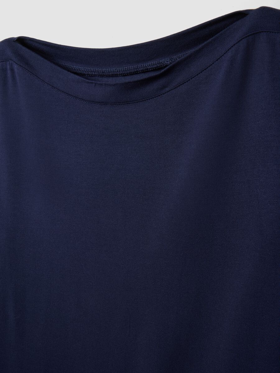 Regular fit blue stretch viscose boat neckline T-shirt_5