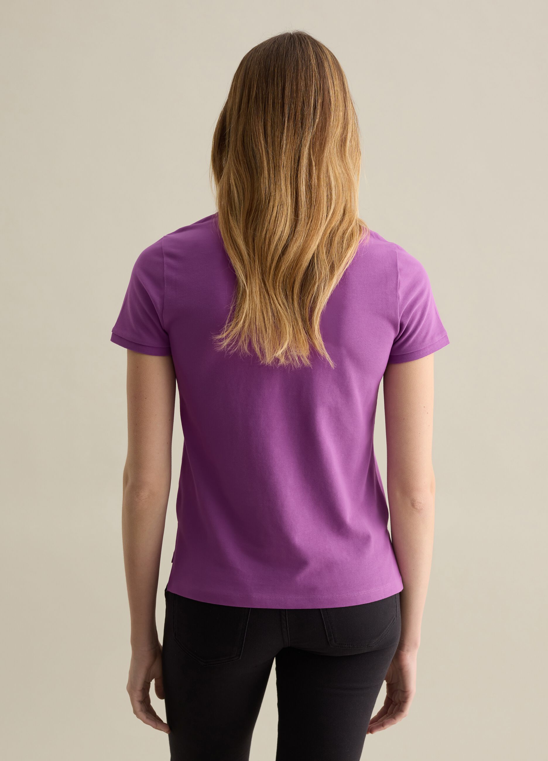 Purple short-sleeved polo shirt in piquet