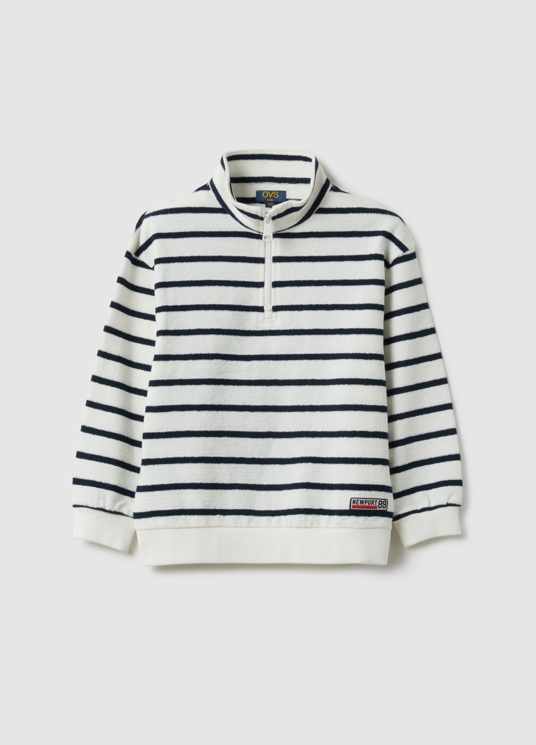 Felpa bianca a righe con zip a mezza lunghezza da bambino