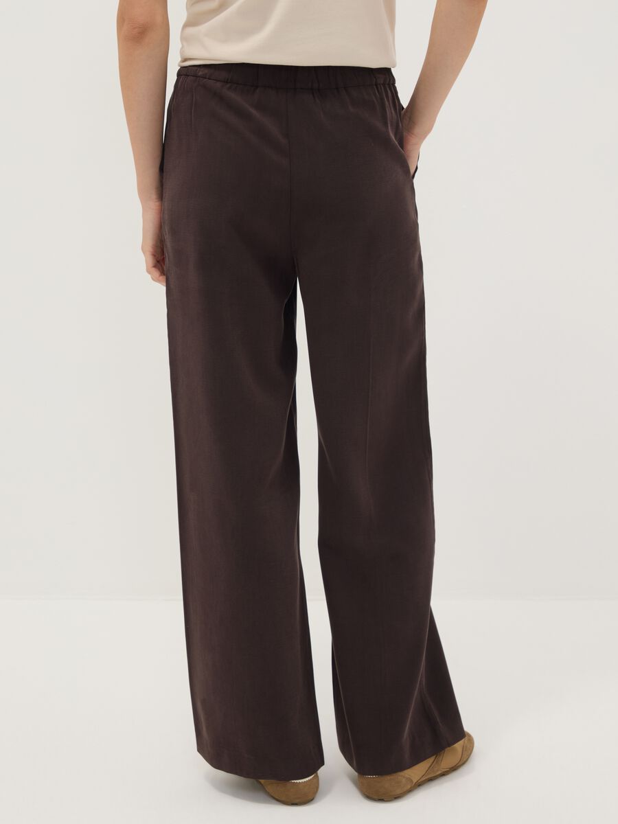 Pantaloni jogger marroni in misto viscosa wide leg_2