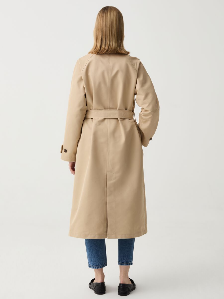 Long double-breasted trench coat with belt_2