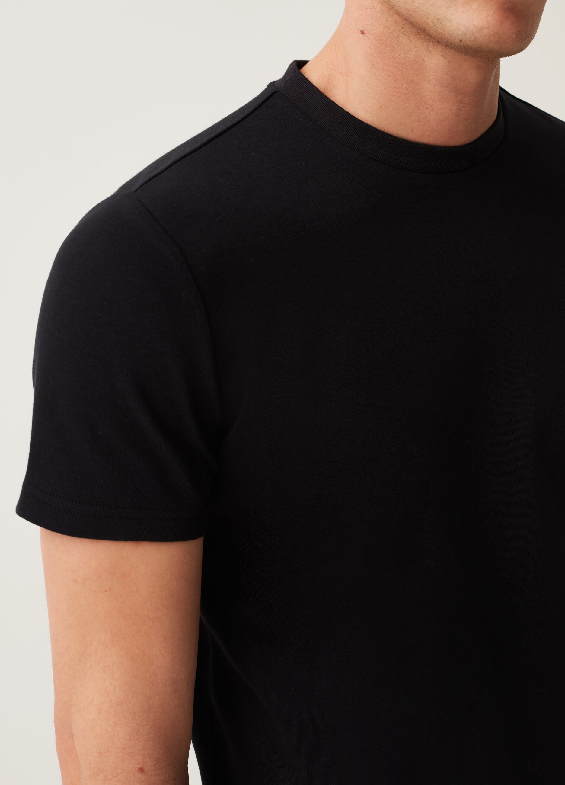 T-shirt girocollo in tessuto traspirante OVS Tech_3
