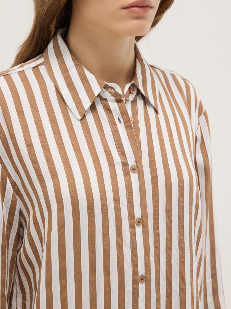 Multi-colour striped regular fit shirt with classic collar and buttons_3