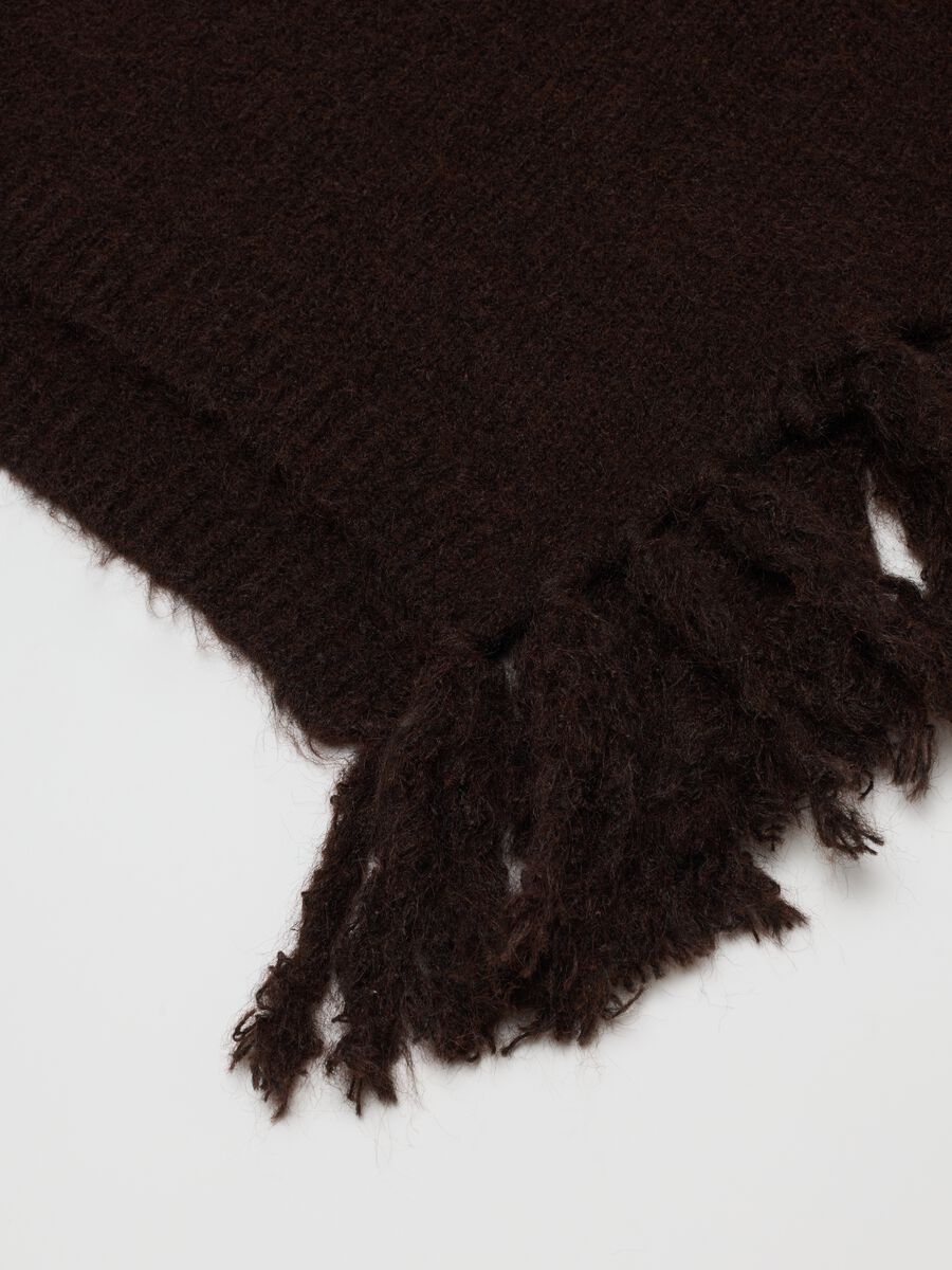 Poncho con frange marrone_6