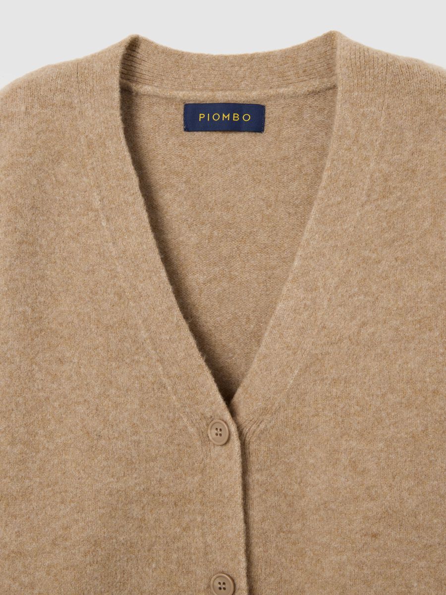 Cardigan beige vestibilità over con scollo a V e bottoni_1