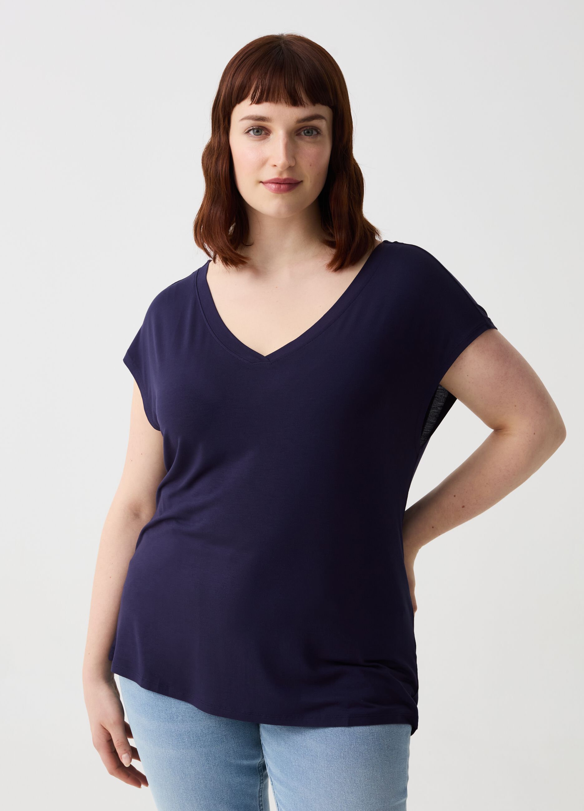 T-shirt con scollo a V Curvy