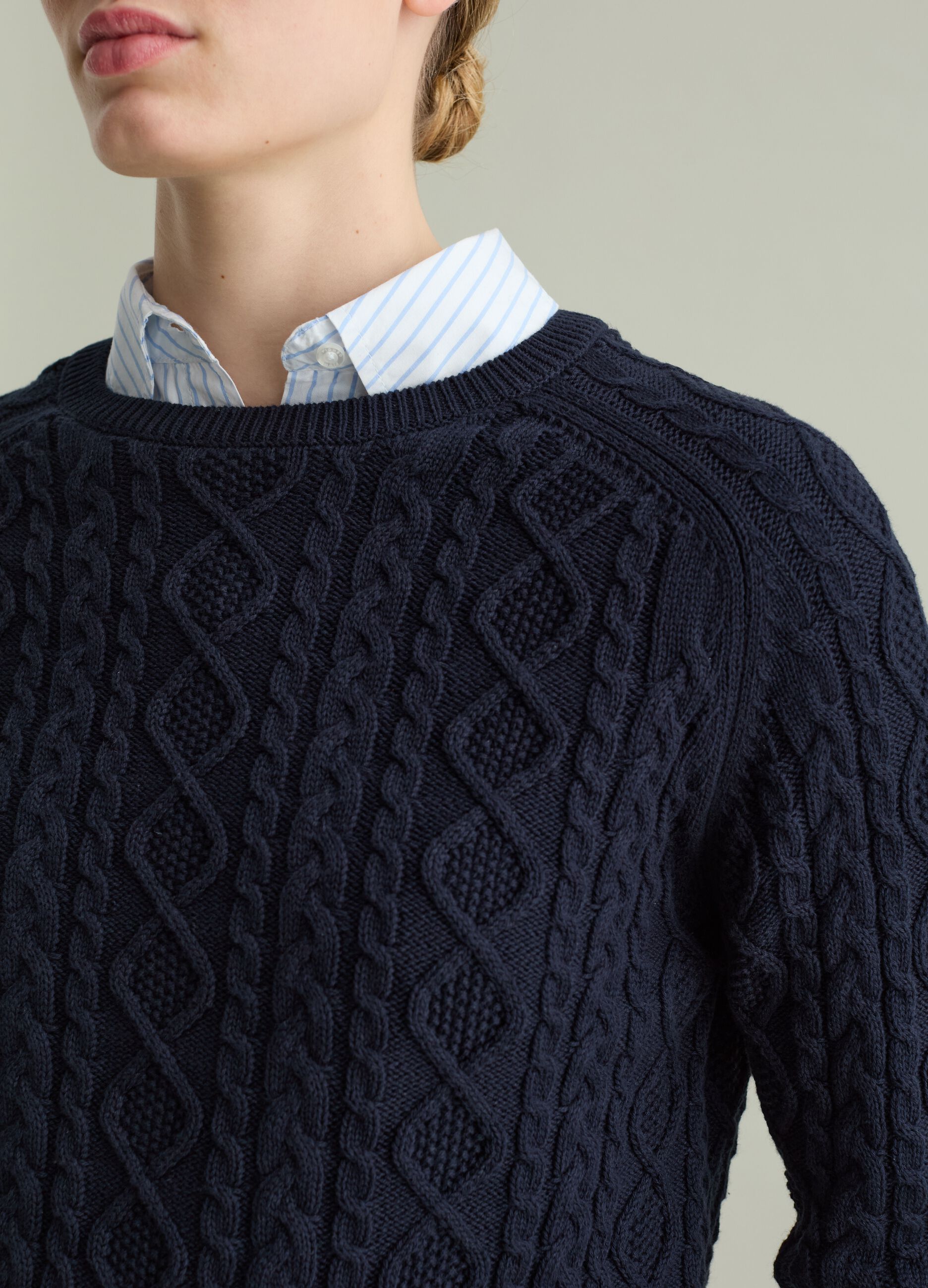 Cable-knit pullover with diamond motif