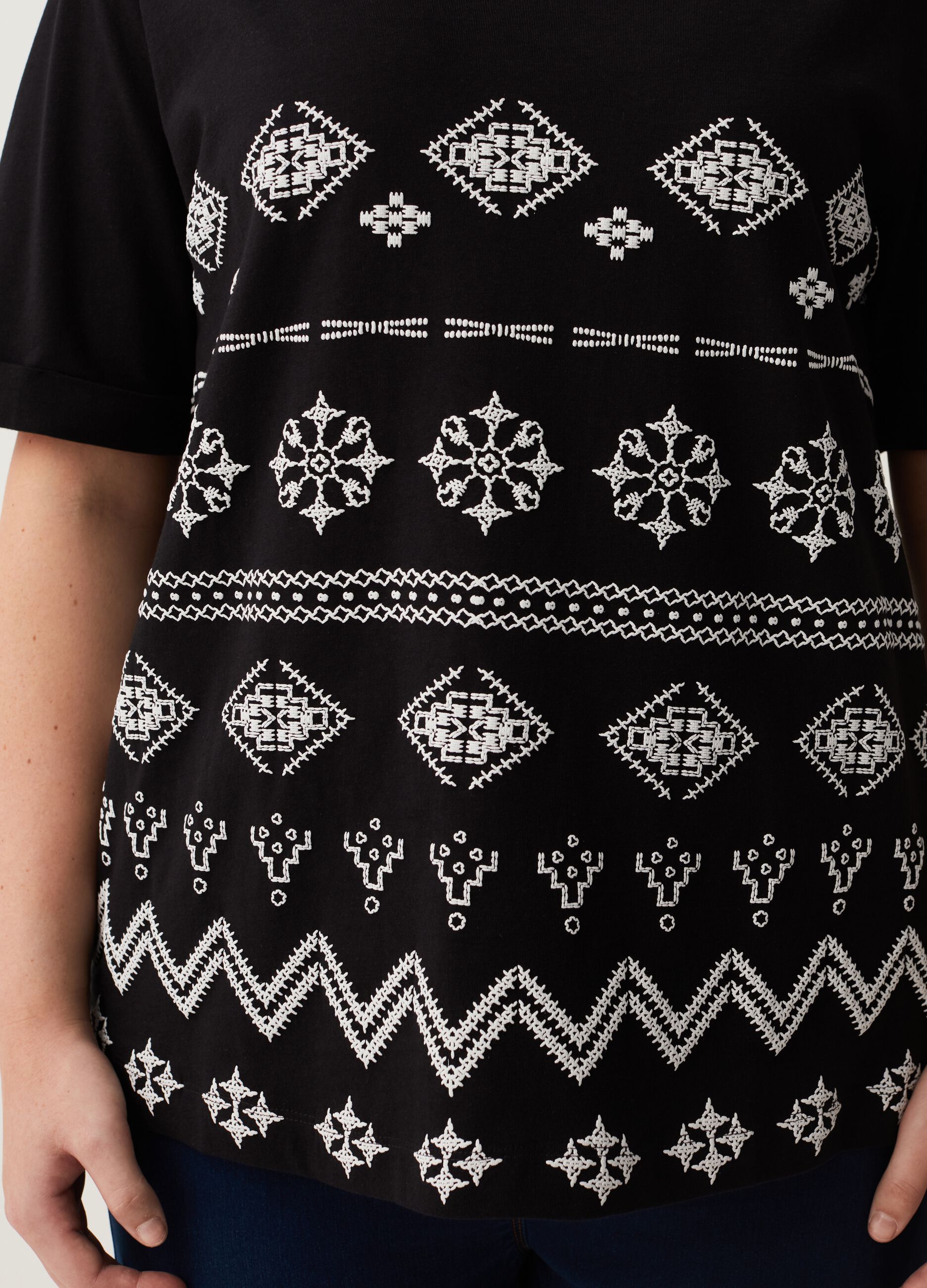 T-shirt con stampa etnica Curvy MYA_3