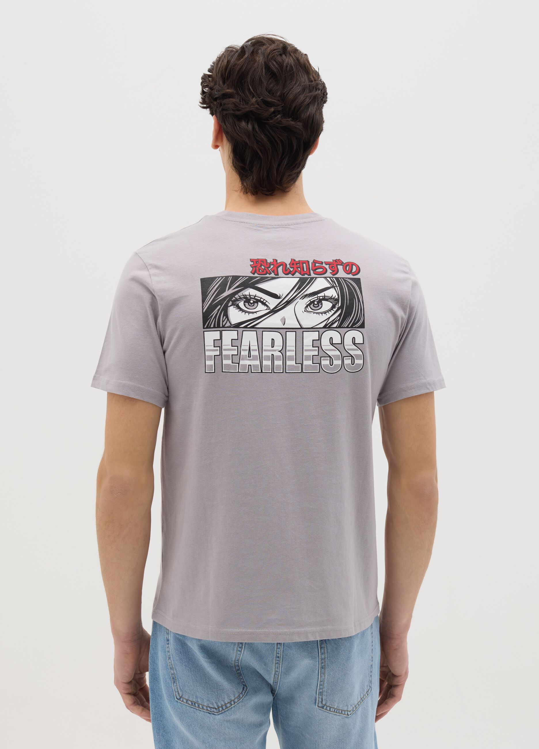 T-shirt in cotone con stampa auto da corsa "Fearless"