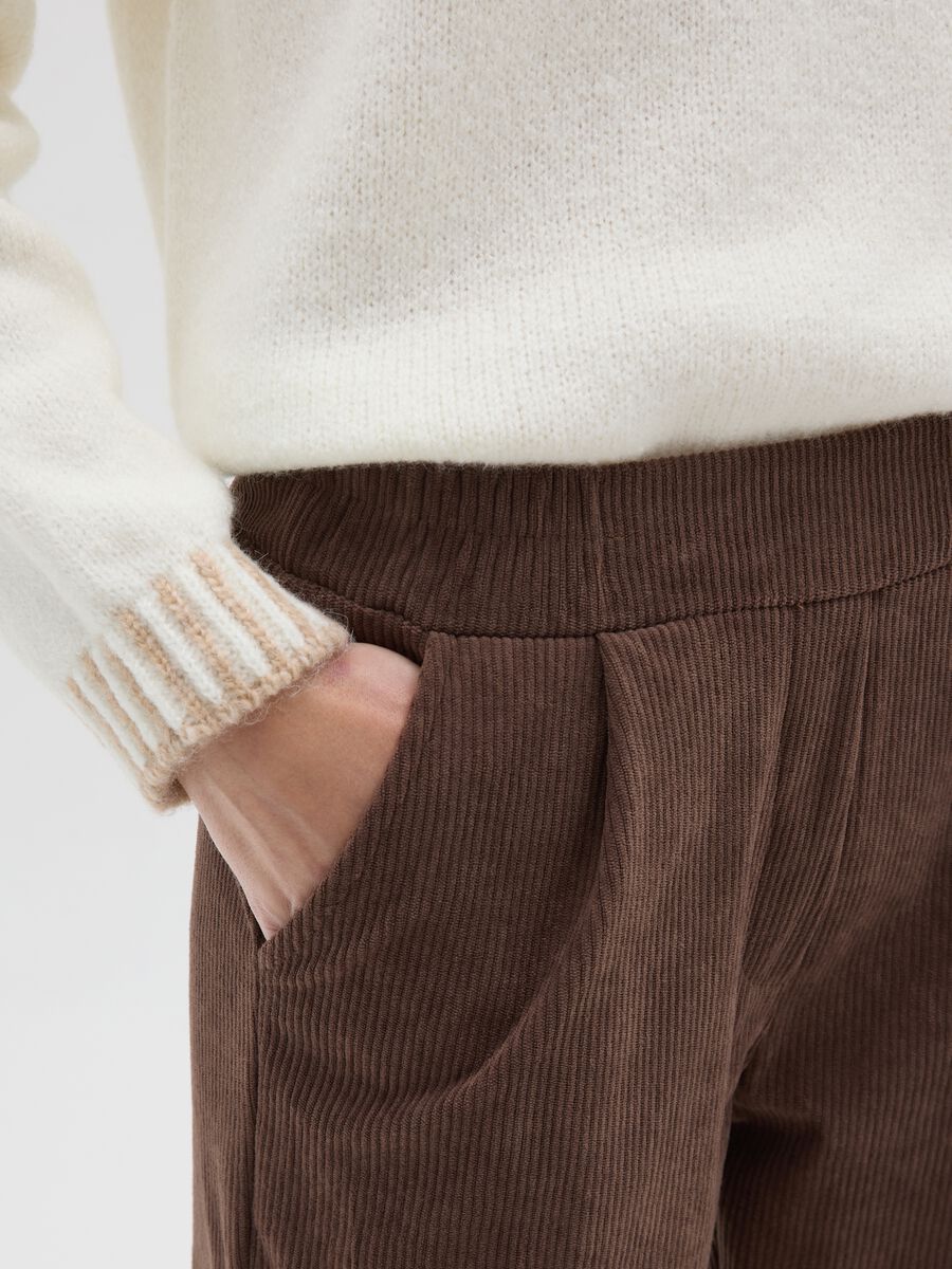Regular fit brown trousers_3