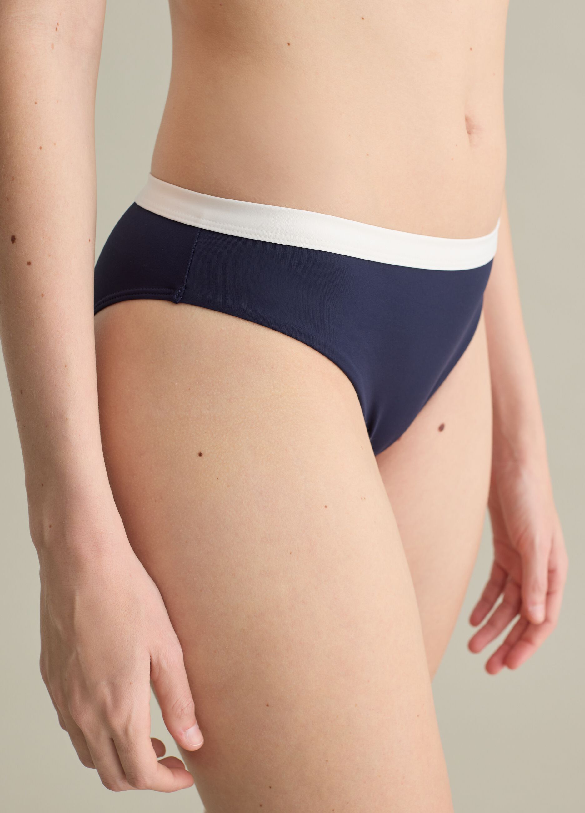 Slip da donna in tessuto elasticizzato bicolor