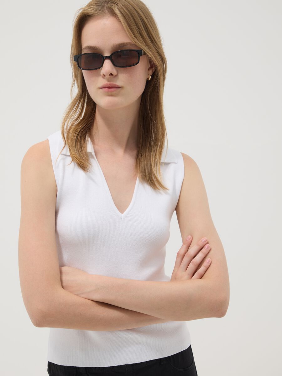White viscose-blend top with collar_0