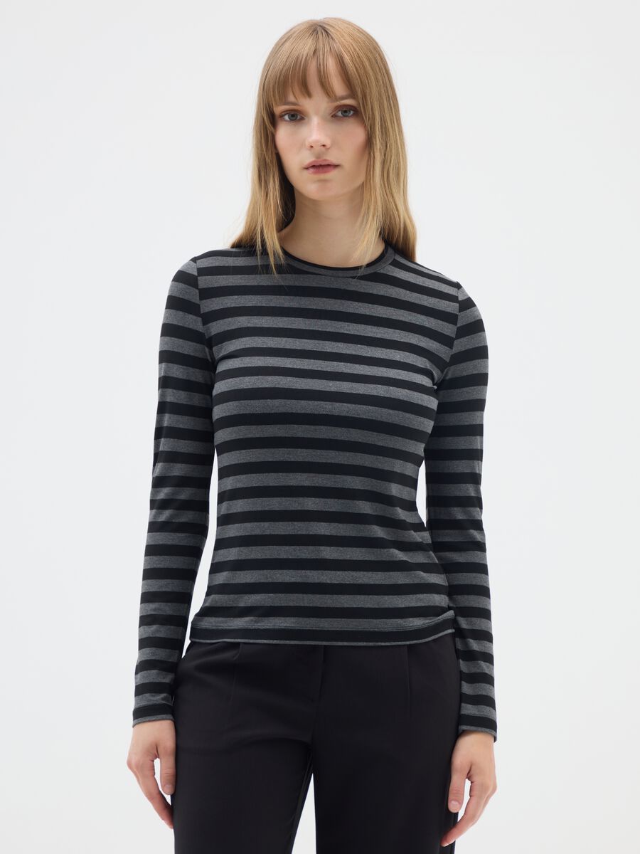 Grey striped long-sleeved stretch t-shirt_0