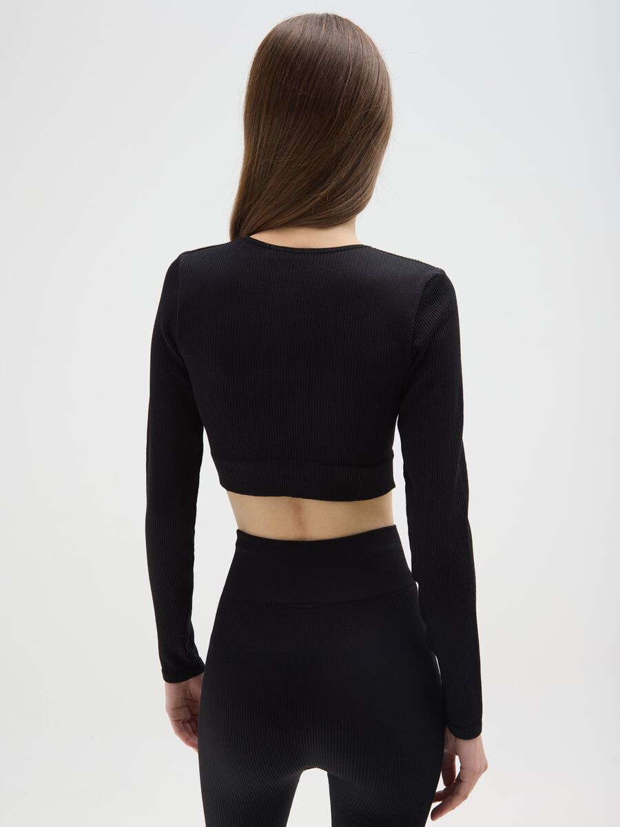 Maglia nera a maniche lunghe elasticizzata_2