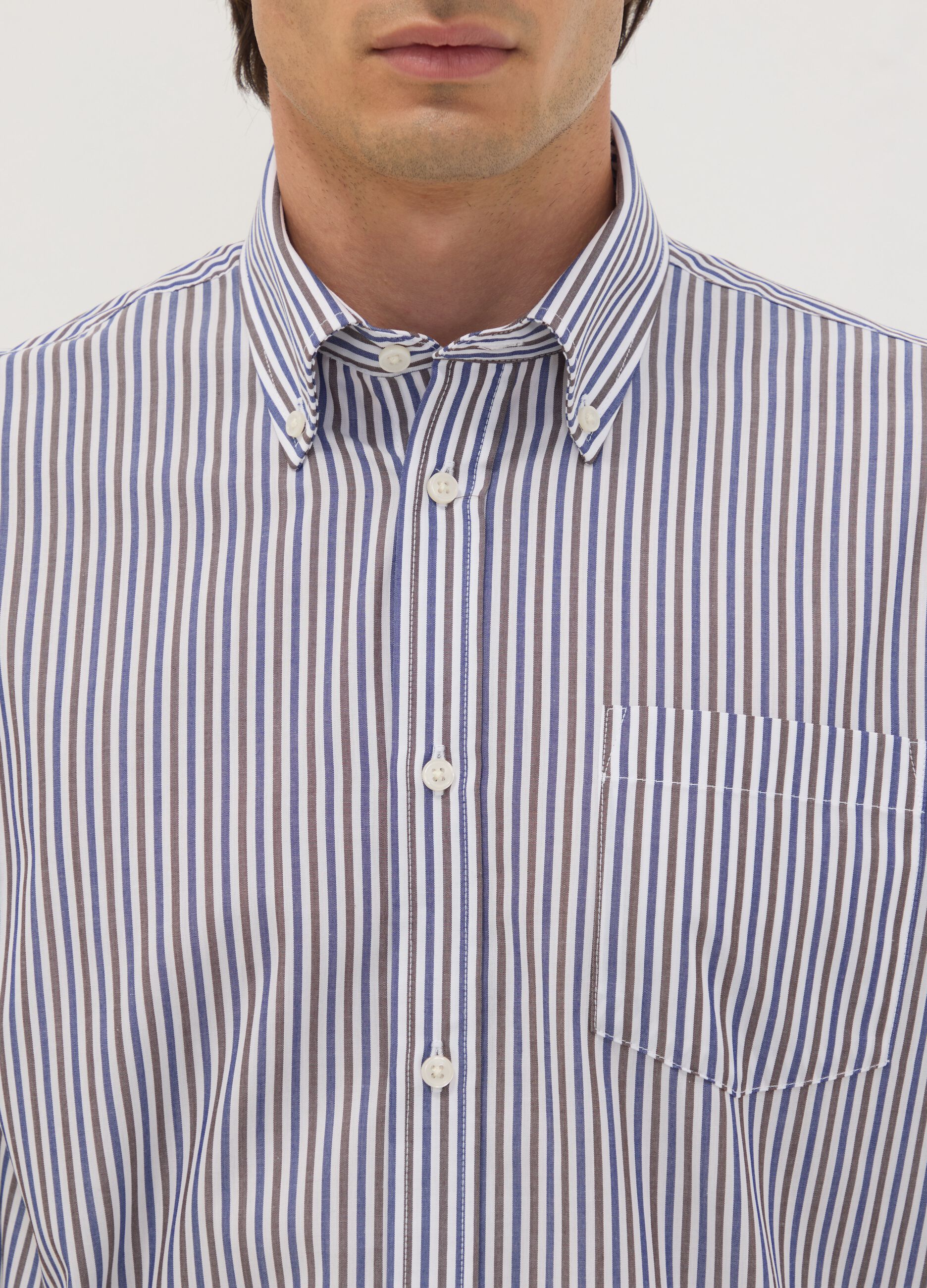 White striped cotton-blend shirt with easy-iron button-down collar