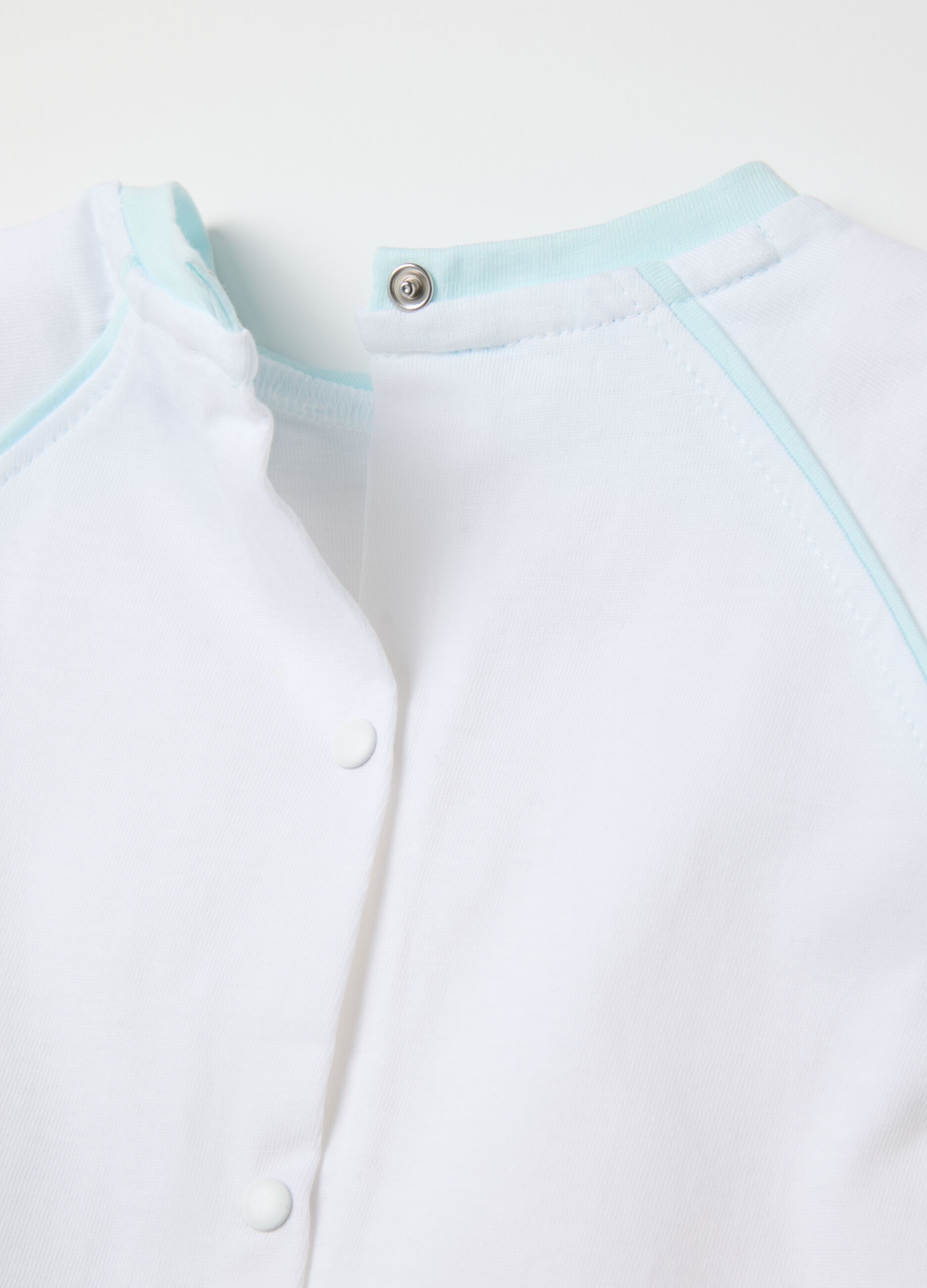 White and light blue shorts and T-shirt set in organic cotton with print