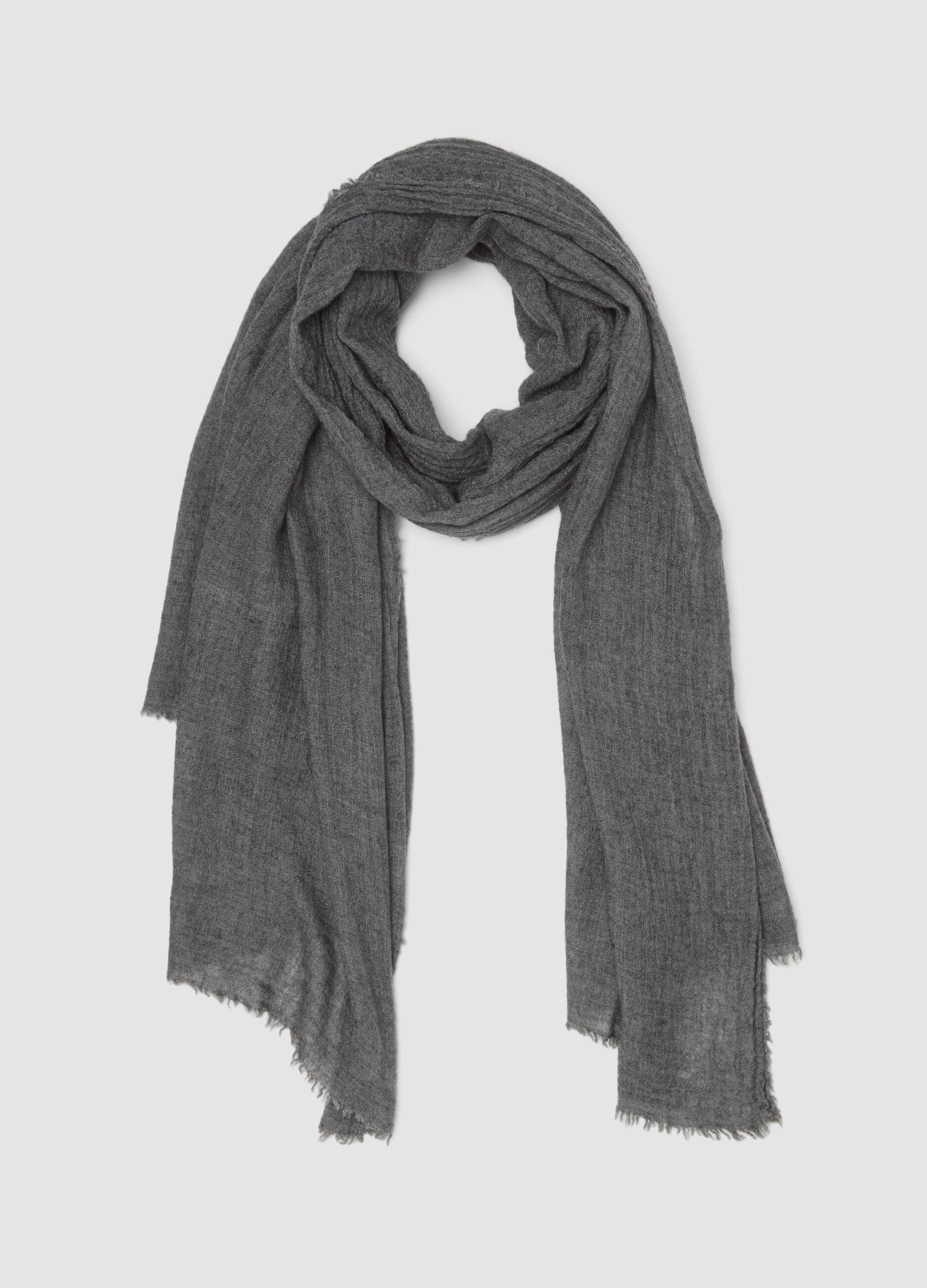 Grey wool-blend scarf with fringed edges