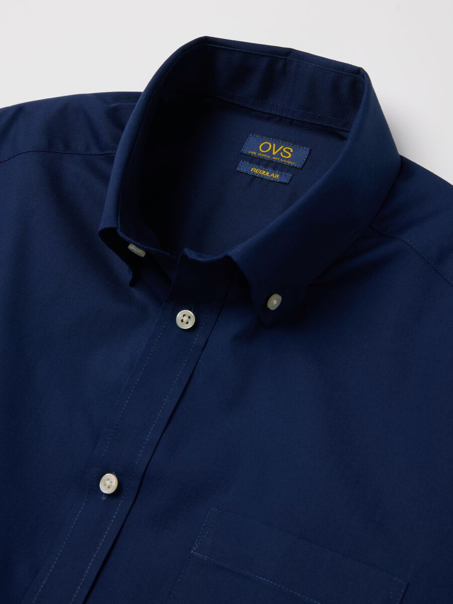 Regular-fit easy-iron shirt with button-down collar_5