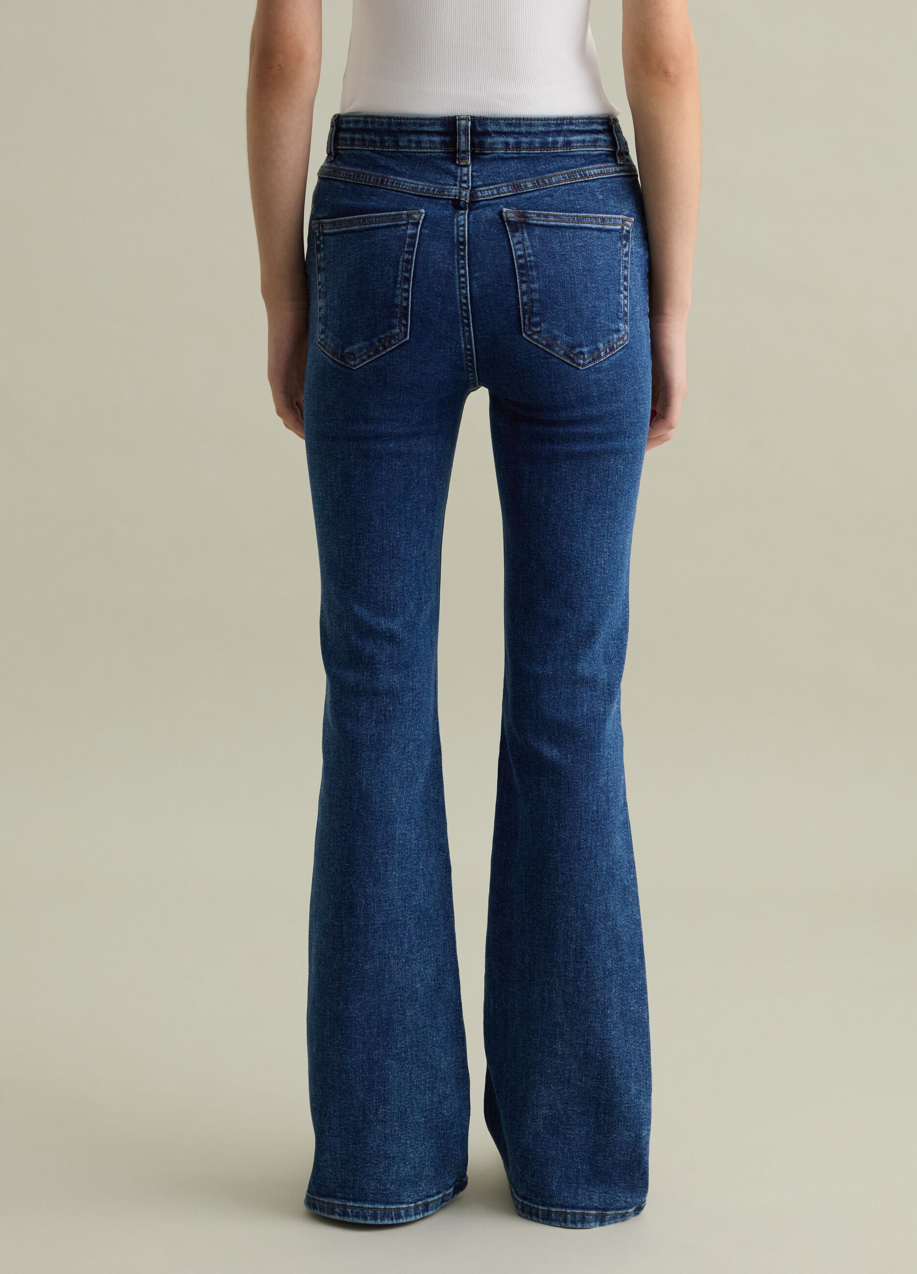 Flare-fit jeans with five pockets