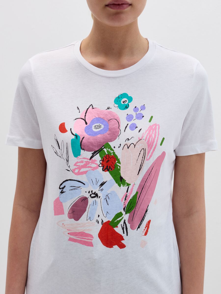 T-shirt in cotone con stampa fiori_1