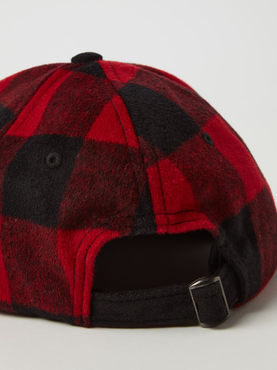 Baseball cap with check pattern_2