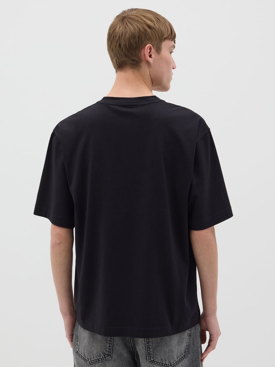 Black Short Sleeve T-shirt with Surf Beach Bar Print_2