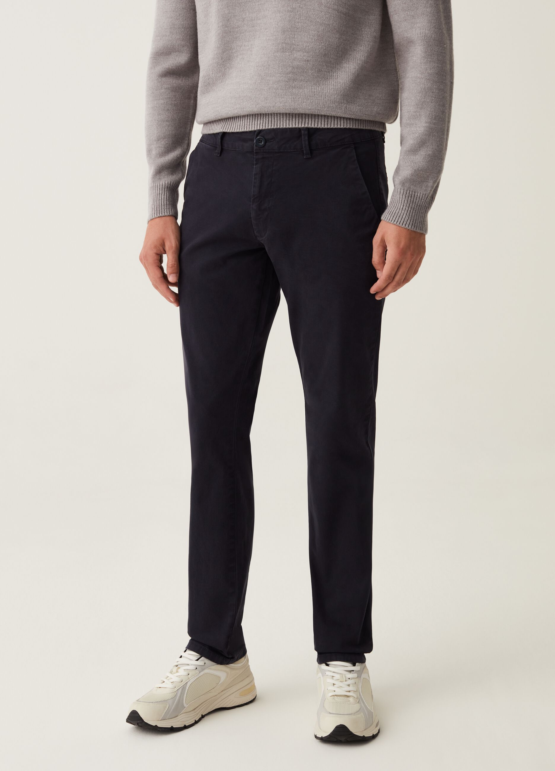 Pantaloni chino stretch tinta unita