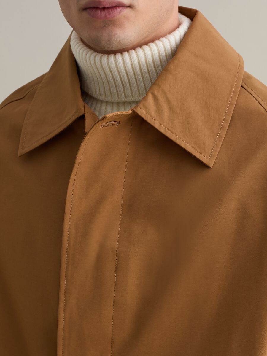 Waterproof trench coat with buttons_5