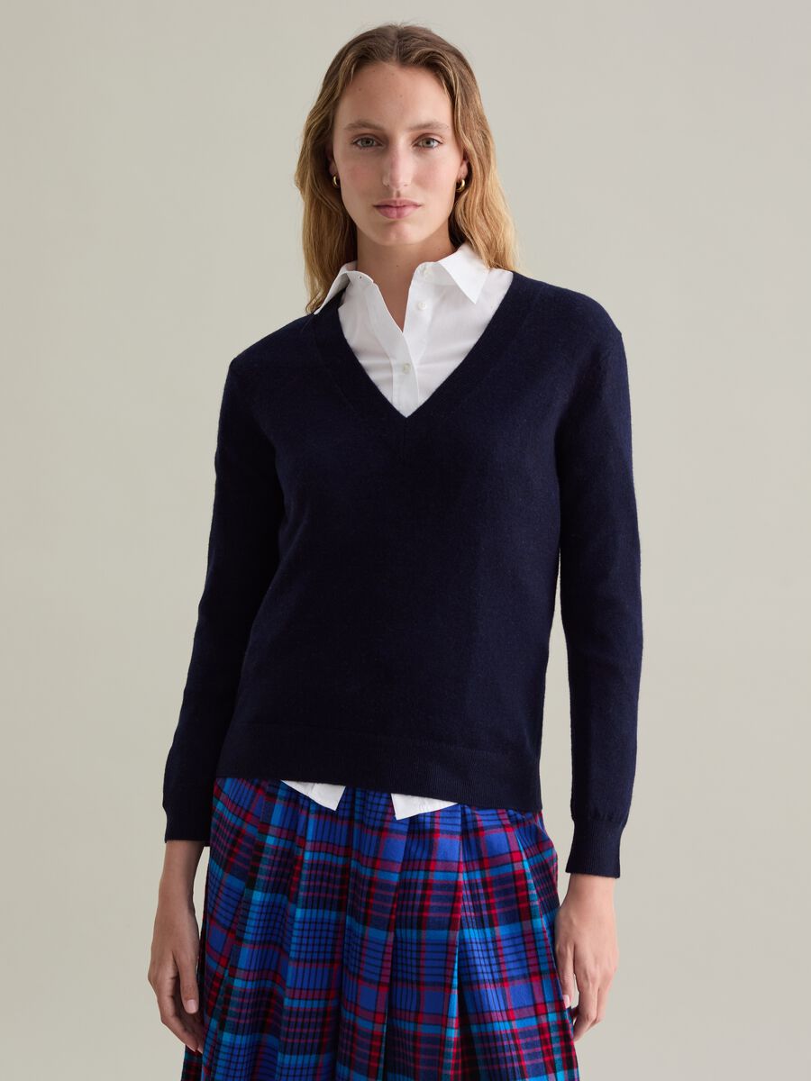 V-neck pullover in wool_0