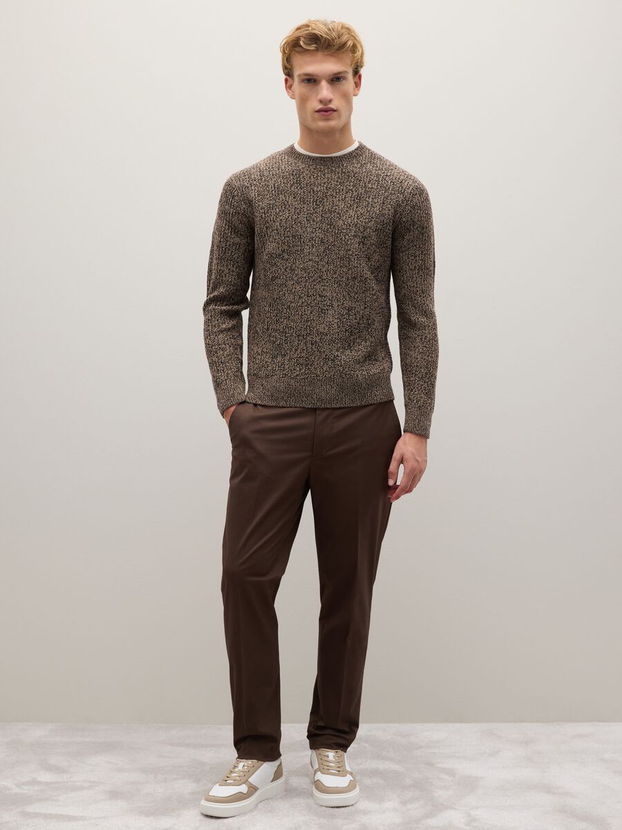 Pantaloni in cotone elasticizzato marrone scuro_0