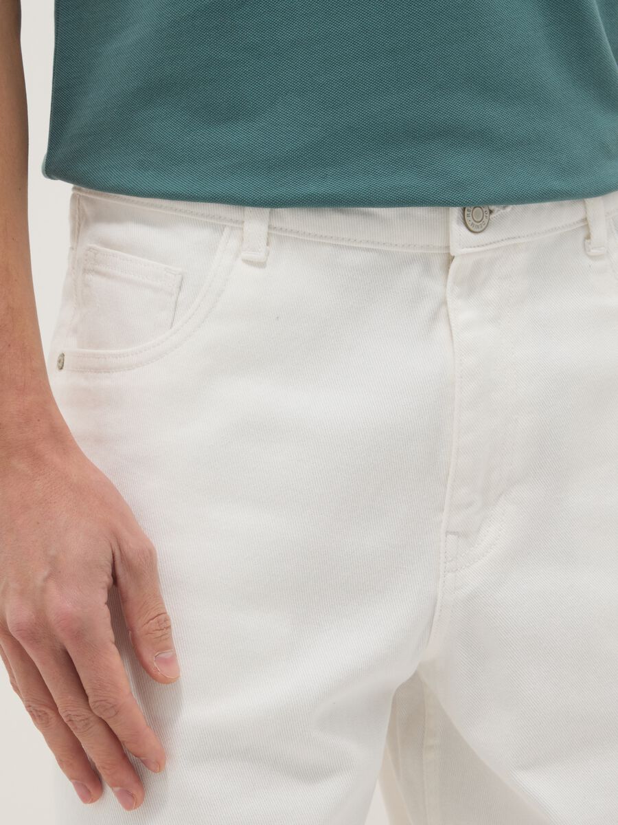 White denim bermuda shorts in cotton blend, baggy fit_3
