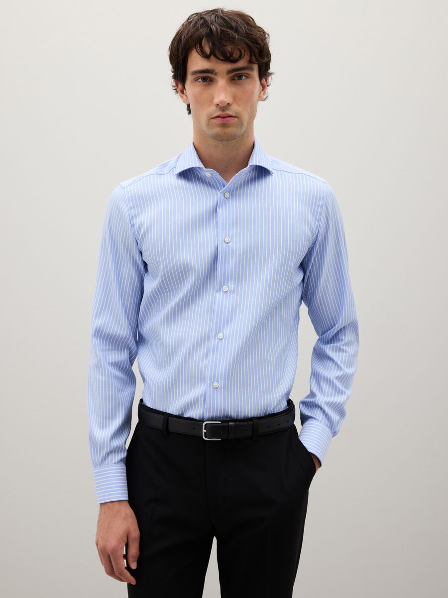 Camicia a righe bianche e azzurre in puro cotone slim fit_1