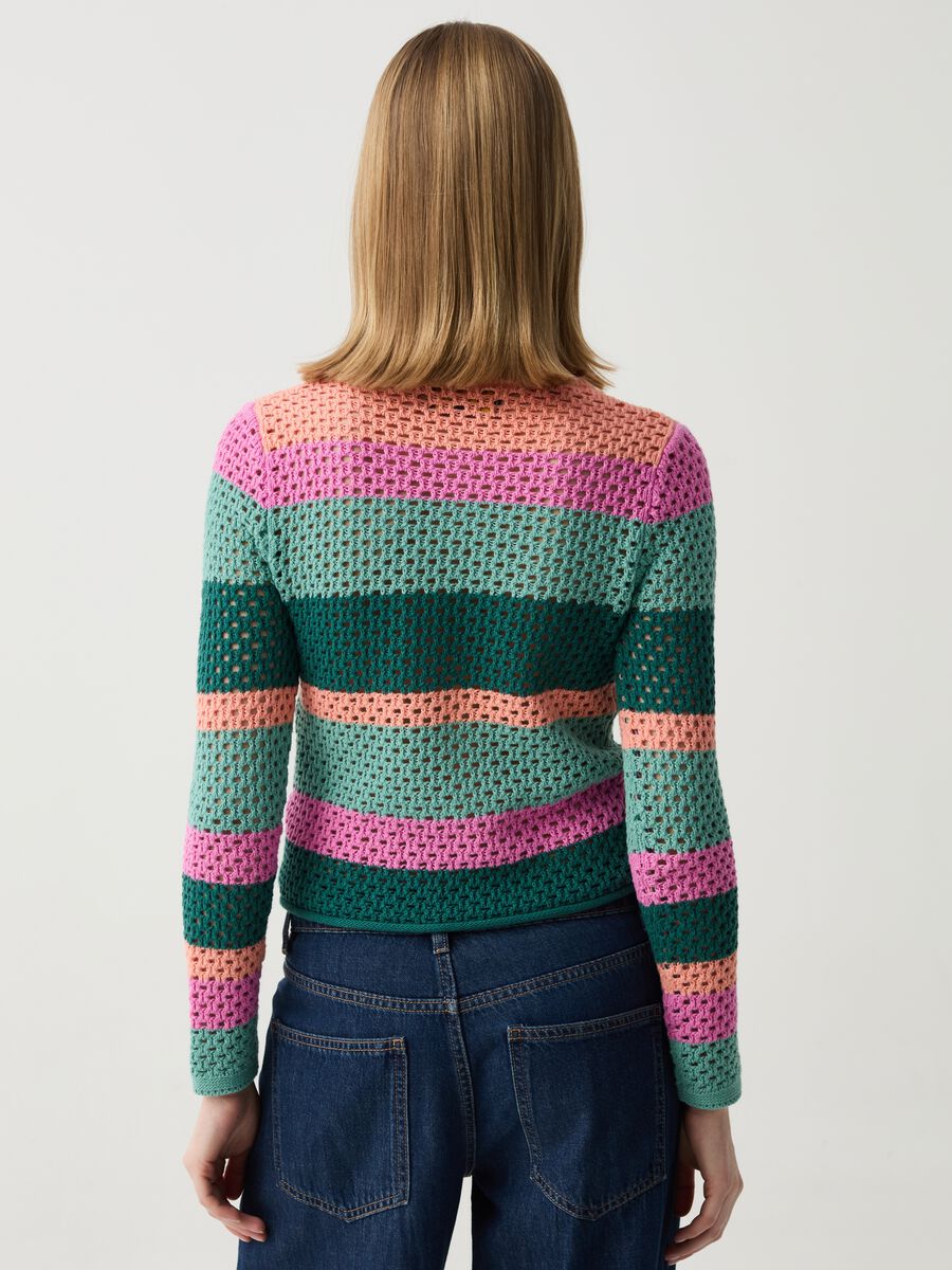Crochet pullover with multicoloured stripes_1
