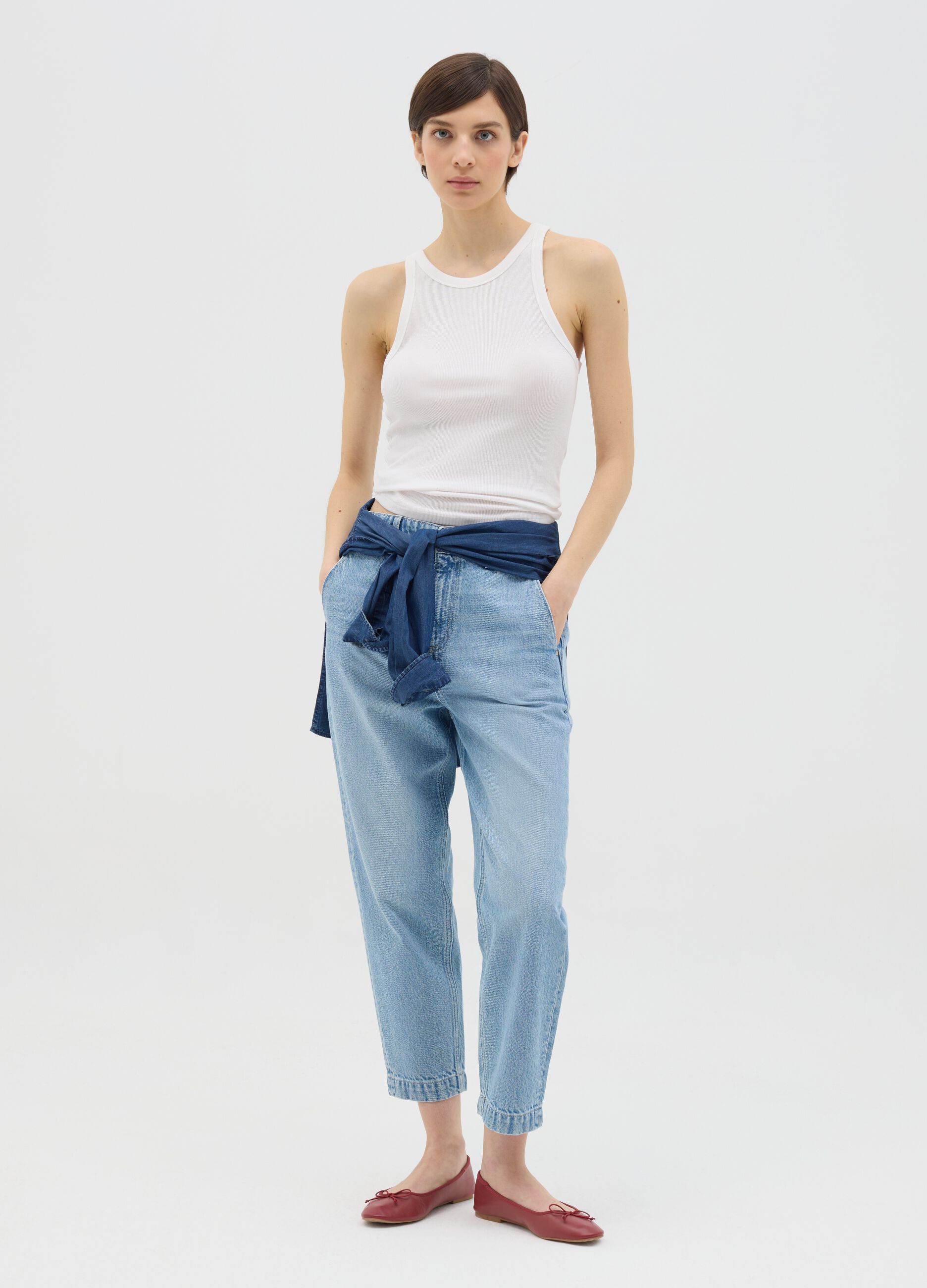 Light blue carrot-fit jeans in cotton