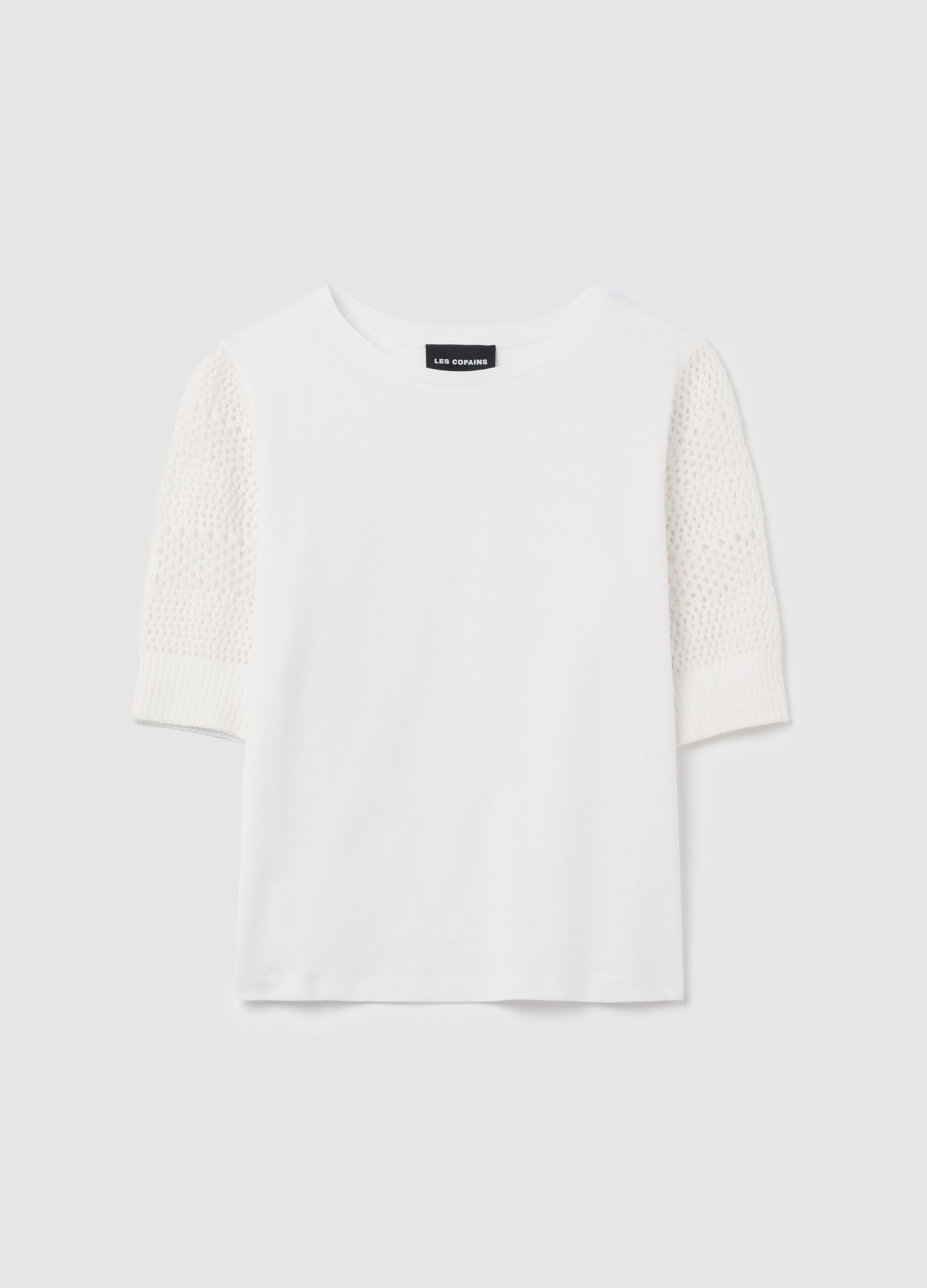T-shirt with puff sleeves and crochet