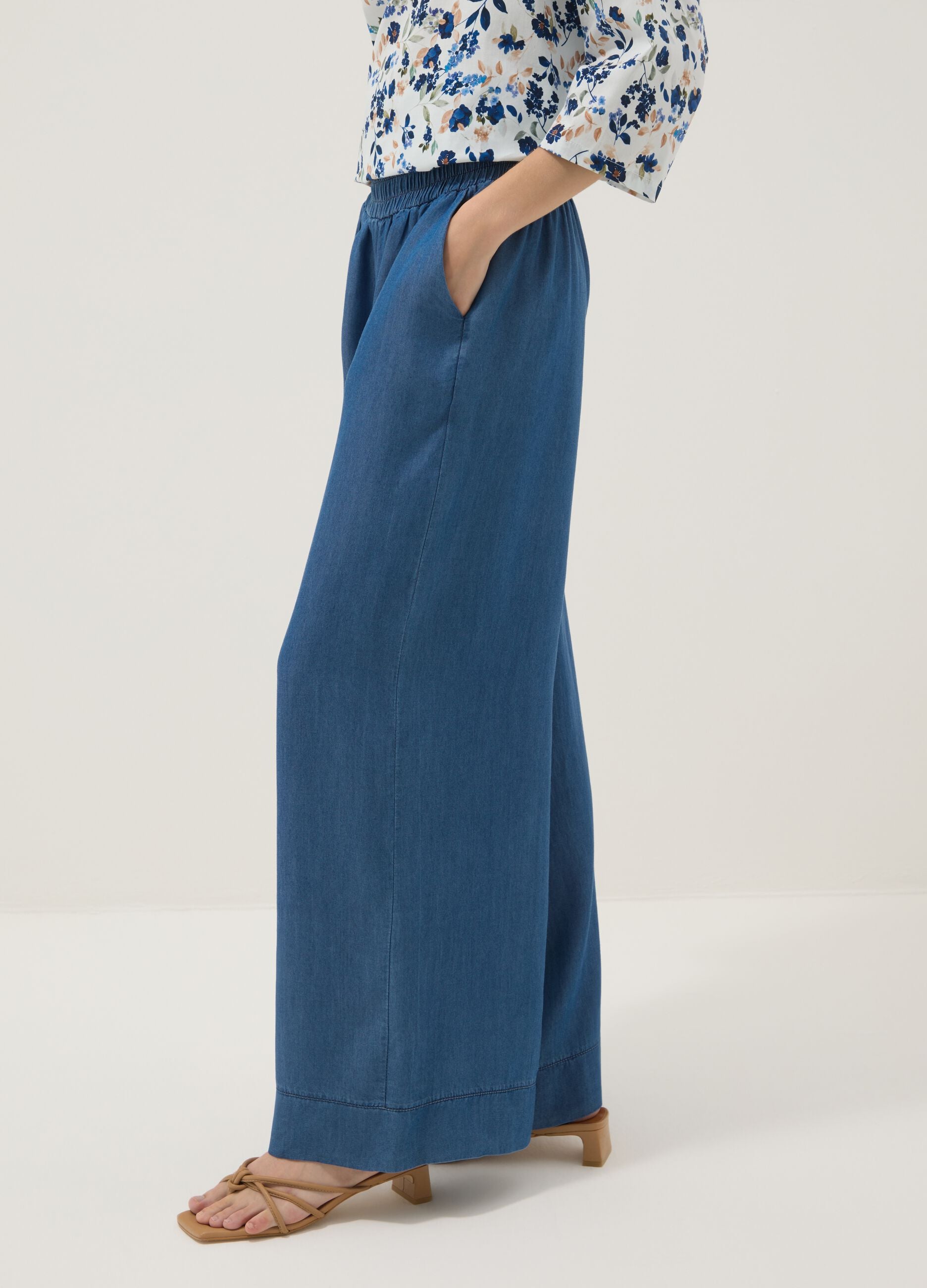 Blue palazzo trousers in pure lyocell